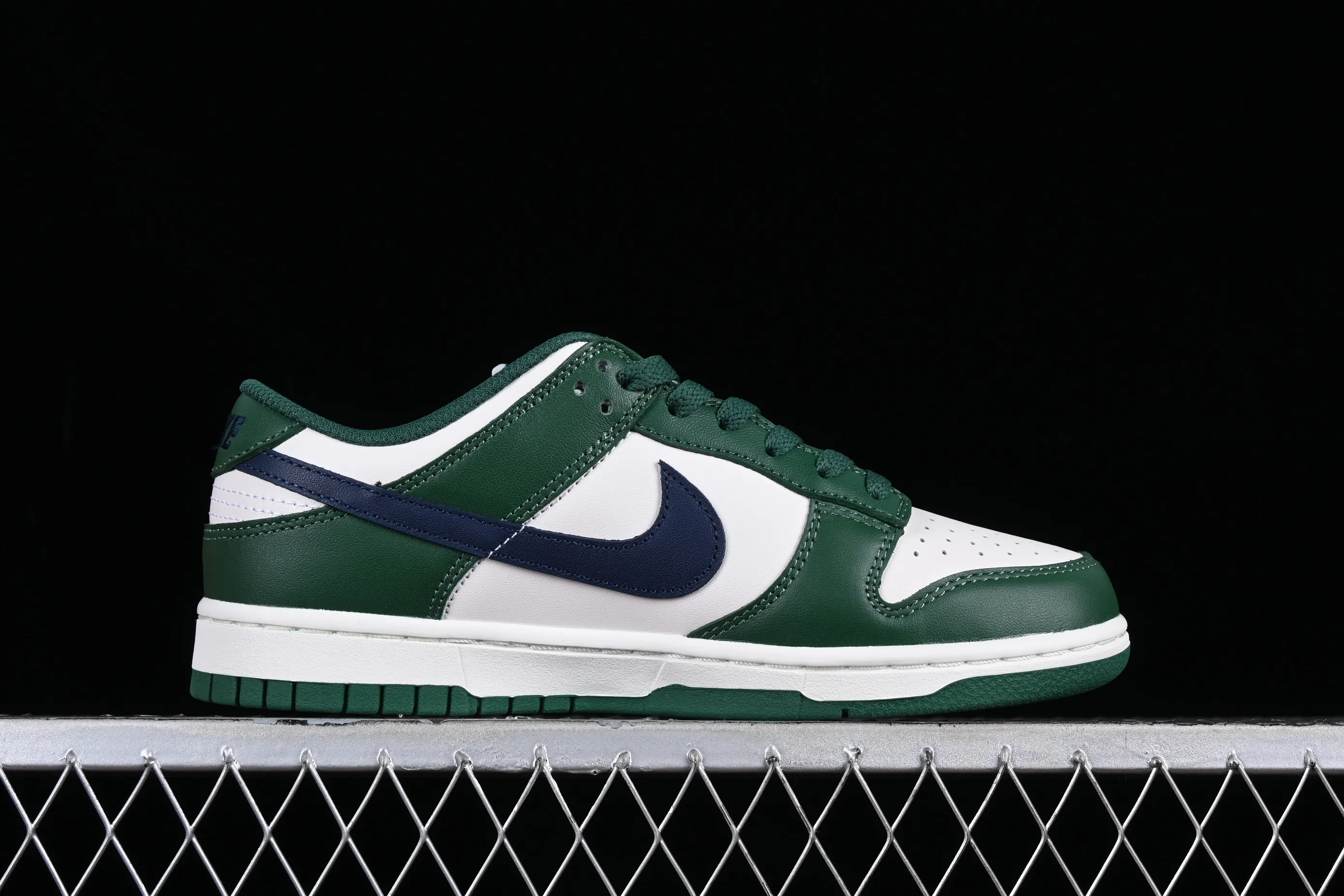 All categories Nk SB Dunk series Nk SB Dunk Low low-top sneakers Nk Dunk Low "Gorge Green" retro white and green SB low-top sports and leisure sneakers DD1503-300